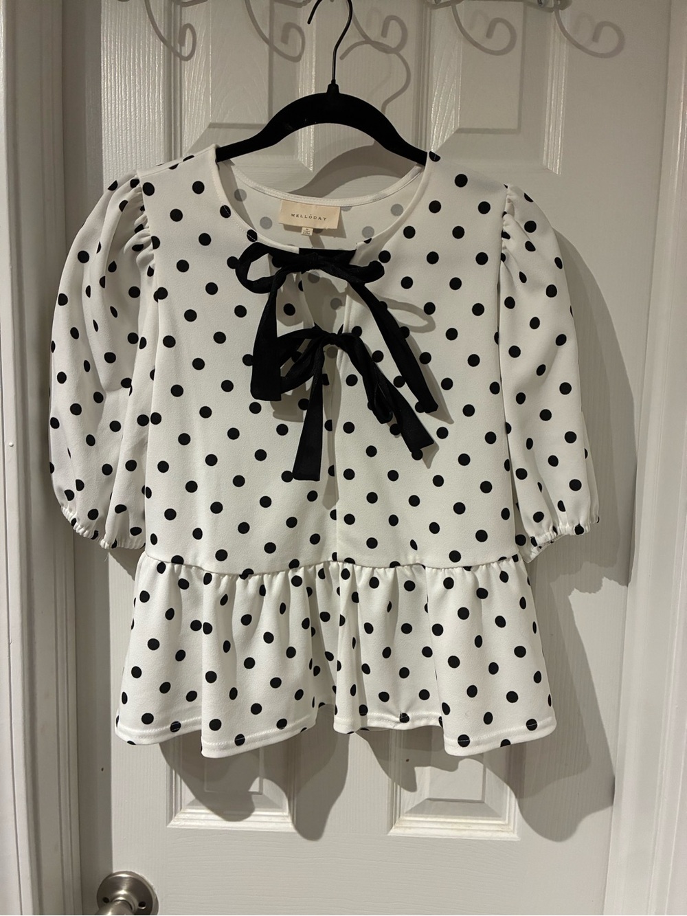MELLODAY White Polka Dot Peplum Blouse with Black Ties